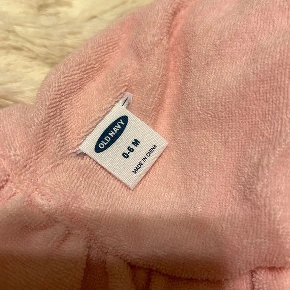 Old Navy 2-Piece Swimsuit and Sun Hat for Baby - Size 3-6M - Picture 9 of 9